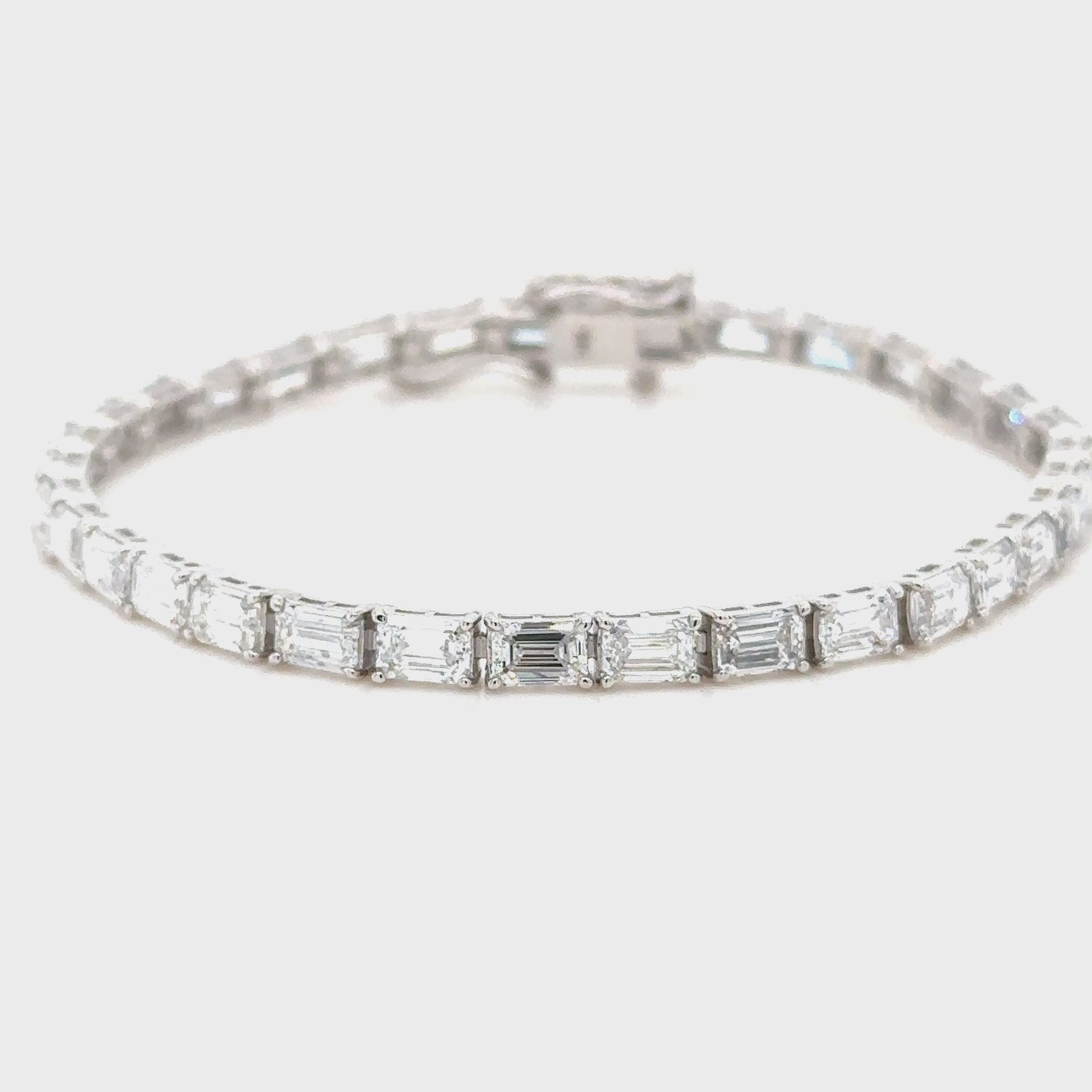 Emerald Cut Tennis Bracelet in Platinum